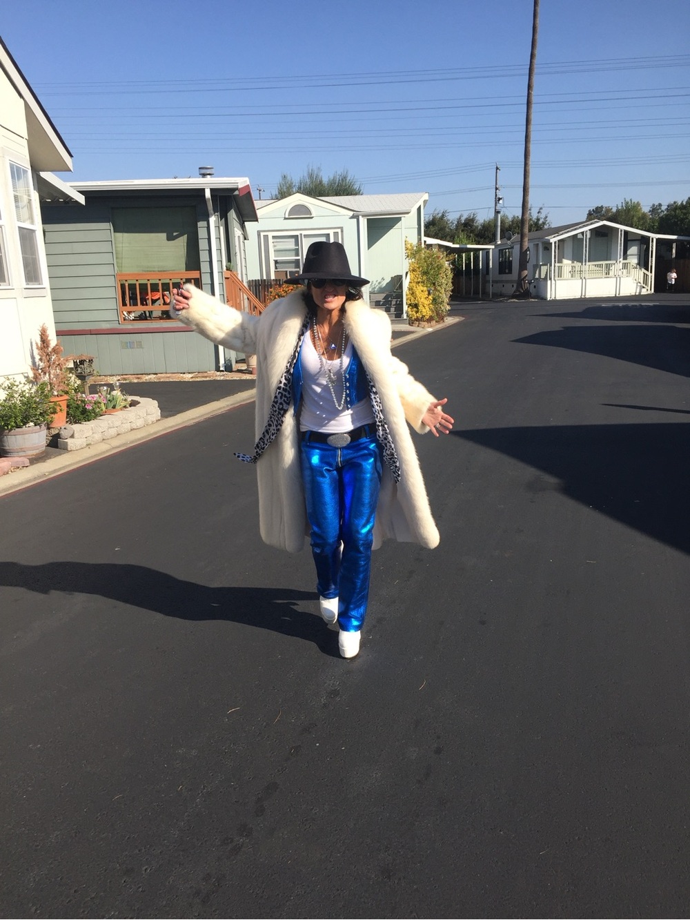 Authentic 1960s glam rock, thick electric blue, leather pants and matching vest. - Picture 8 of 9